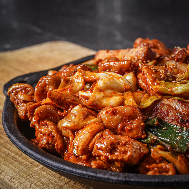 통나무집 닭갈비 + 양념장 + 손질야채떡, 775g, 1개