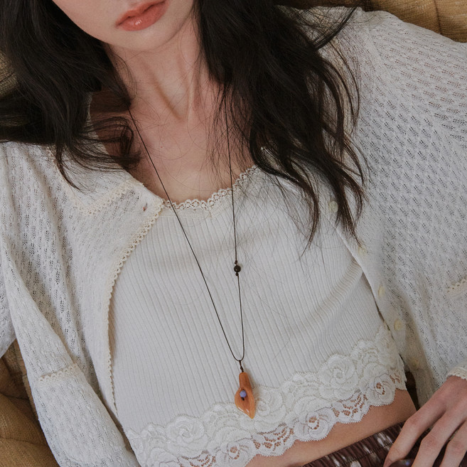 오앨 여성용 제이드 릴리 테라코타 목걸이