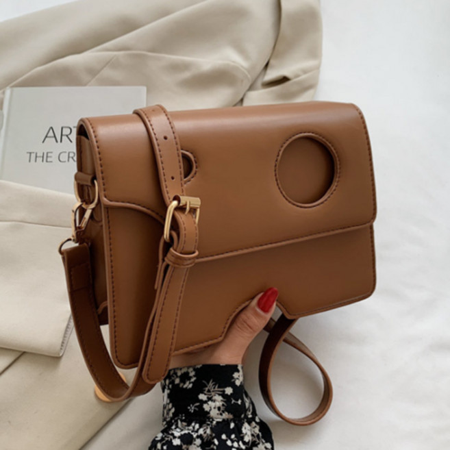 JCP 에멘탈 치즈 펀칭 메신저백