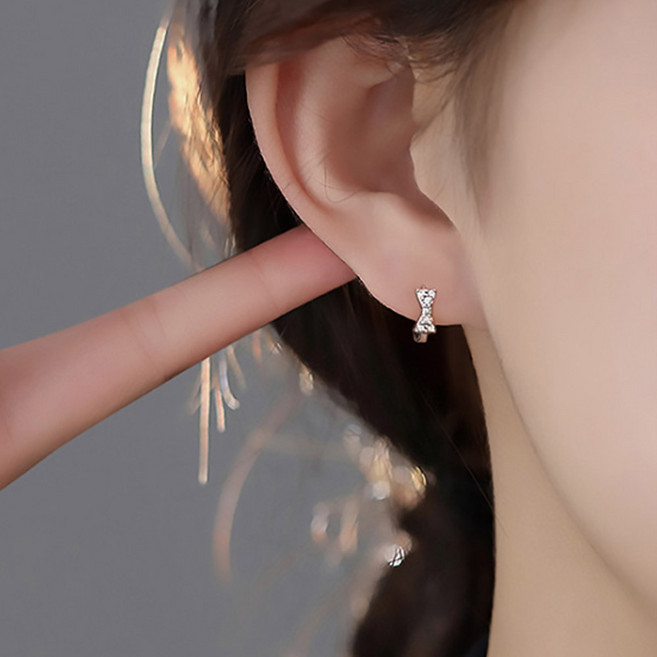 젤루나 큐빅 미니 리본 원터치 링 귀걸이 P-388