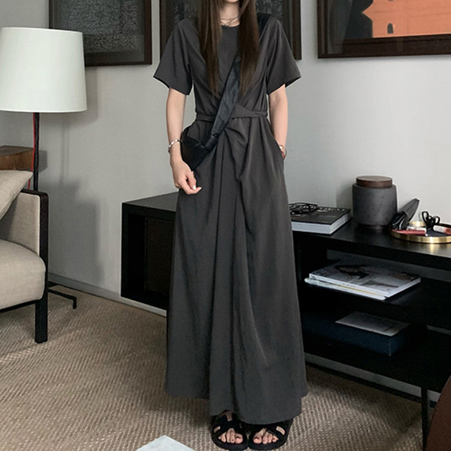 ViVEMO Cross Rayvin 短袖長版洋裝 10497 含大尺碼, 深灰色