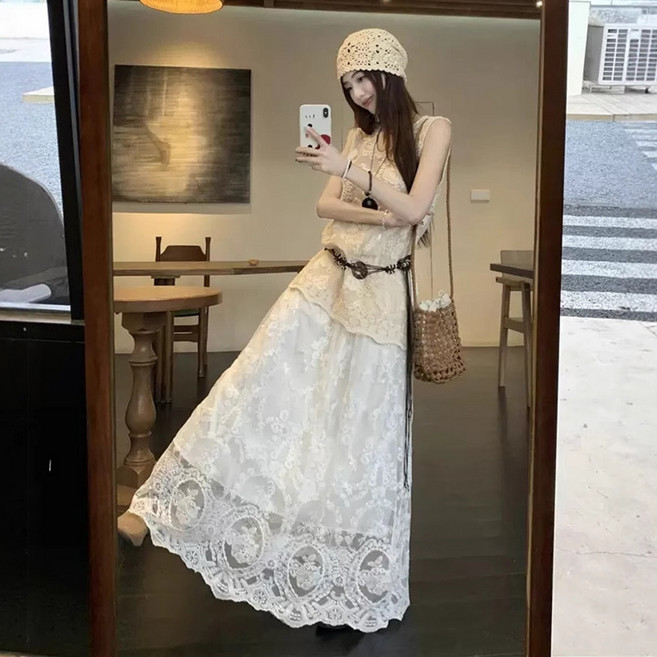 PEONIST 鏤空鉤扣蕾絲素色氣質長裙