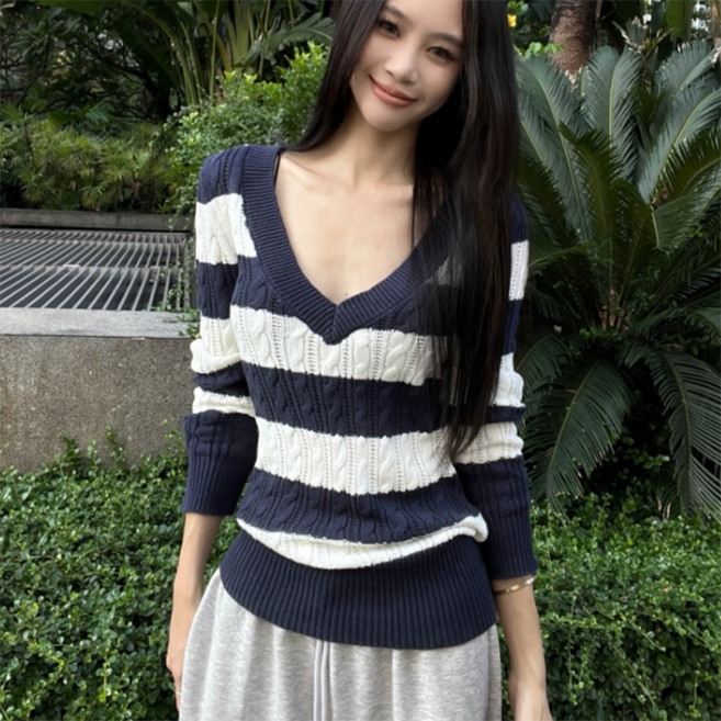 피어니스트 여성용 시크 슬림핏 케이블 브이넥 니트