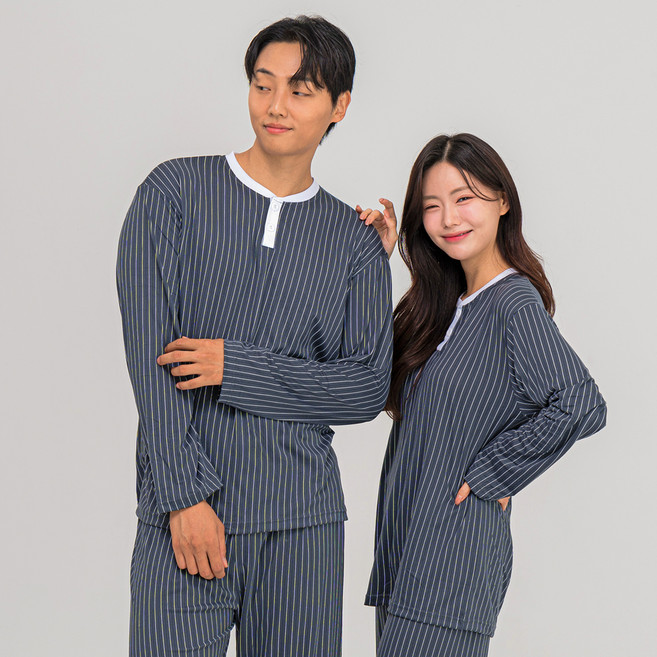 AONE FASHION 情侶款蜜桃絨細條紋圓領睡衣套裝
