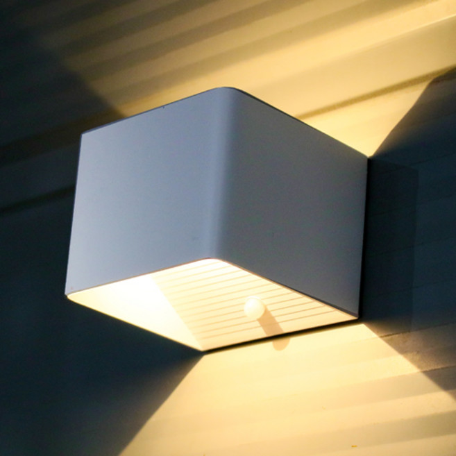 비츠조명 LED 무선 충전식 엘리 인테리어 사각 센서 야외 벽부등, 화이트, 1개