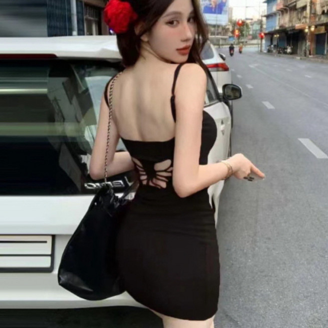 피어니스트 나비 백컷팅 슬립 끈나시 미니 원피스