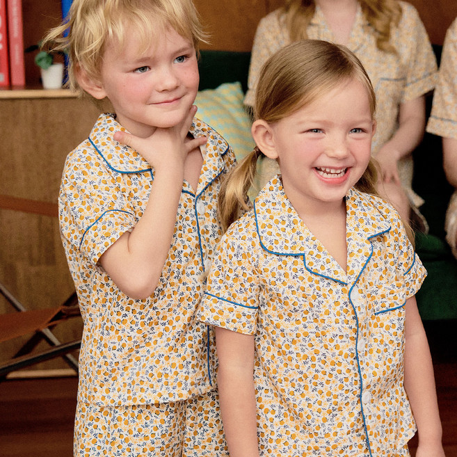 도씨 아동용 실크핏 반팔 카라 잠옷 상하의 세트 D-520