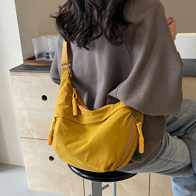 Elsso 女用麻花編織背帶設計日常大容量斜背包, 黃色