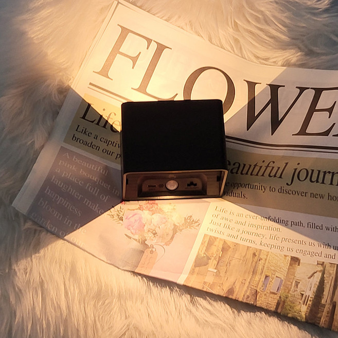 21세기트랜드 럭스 리모컨 LED 자석 무선 3색 센서 무드등 100 x 80 x 73 mm, 블랙