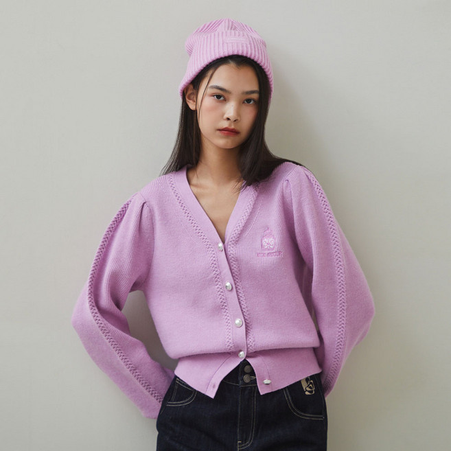 에고이스트 여성용 엠블럼 자수 포인트 V넥 가디건 ER3BO804