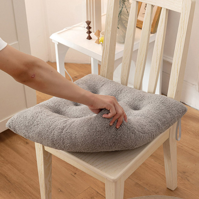 마켓플랜 캐시미어 뽀글이 의자 스퀘어 방석