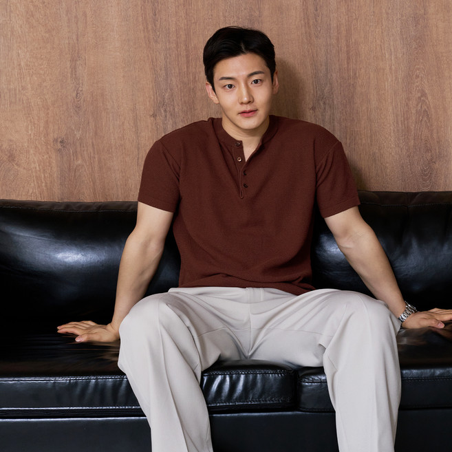 핵쿨남 남성용 어깨넓어보이는 헨리넥 반팔 니트 티셔츠