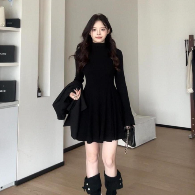 피어니스트 시크 슬림 하이넥 플레어 미니 원피스