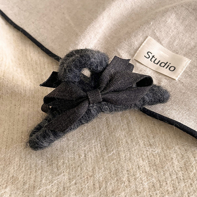 Dotif 女性用蝴蝶結毛絨鯊魚夾 L 13cm