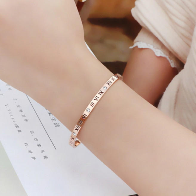 피어니스트 여성용 넘버 레터링 뱅글 팔찌