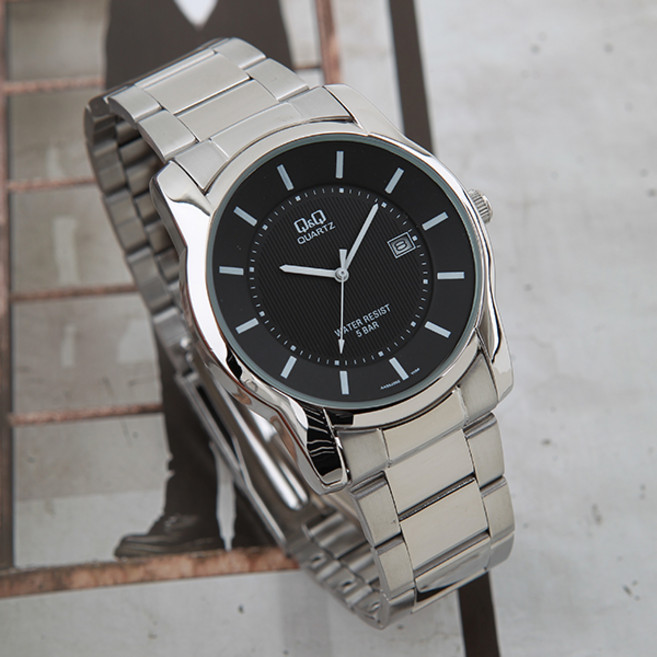큐앤큐 남성용 메탈 손목 시계