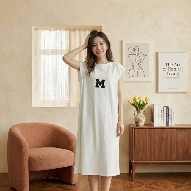 MarketA 女款寬鬆版型字母印花短袖長版連身裙 M263-0804, 白色