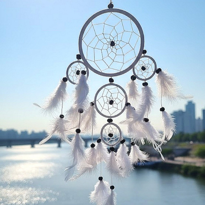 Kuching island. 牛奶巧克力捕夢網 北歐風 峇裡島手工, 白色