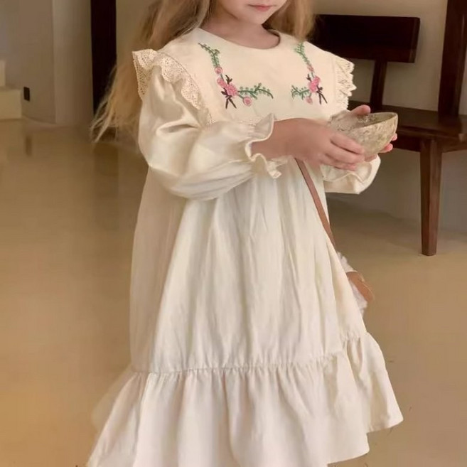 이유몽 여아용 피네시 레이스 퍼프 자수 원피스