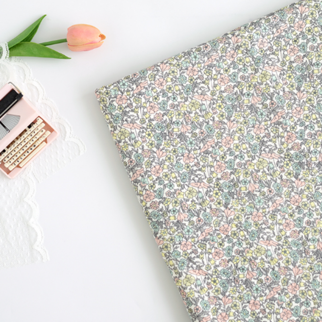 寬幅絎縫鋪棉針織布料, 海軍花卉, 1個