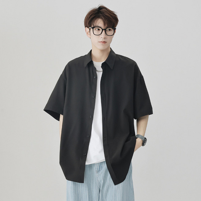 Elsso 男士寬鬆版素色口袋短袖翻領襯衫