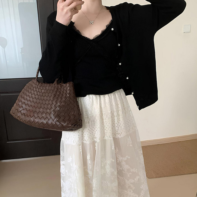 비비에모 여성용 말리 진주 버튼 가디건 + 레이스 나시 세트 10794