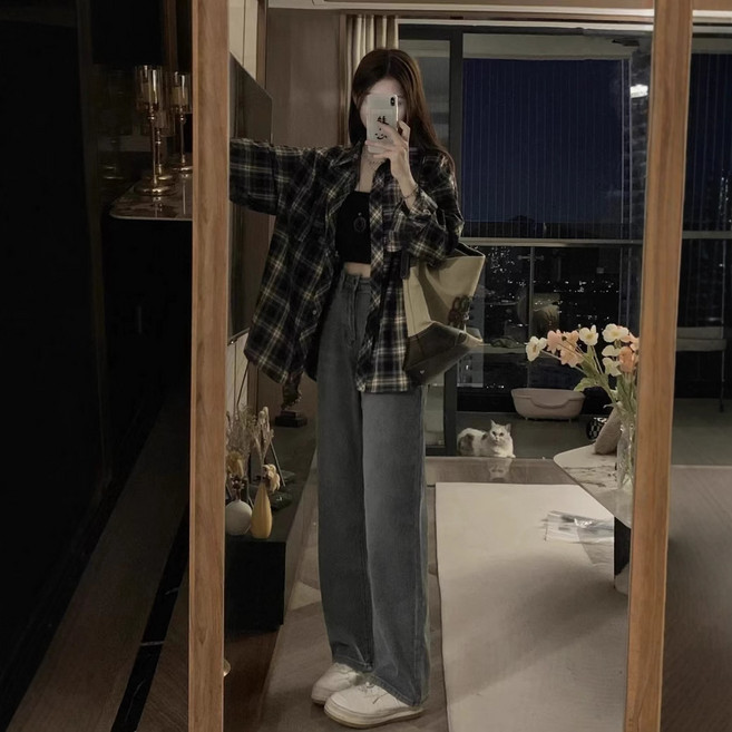 The Flow 女款寬鬆長袖休閒垂墜感格紋襯衫