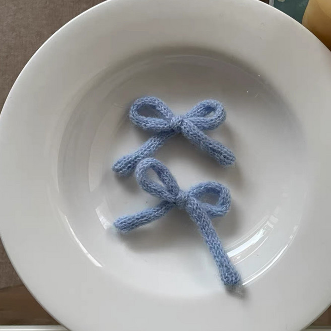 소리달 여성용 이든 리본 연말 파티 겨울 니트 집게 앞머리핀 2p