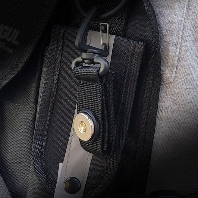 알리노 오토바이 자석고리 딱판 찍판 카라비너 조끼걸이, 블랙