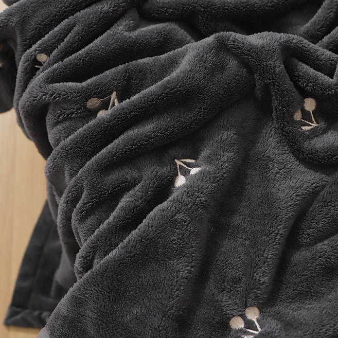 타카타카 프리미엄극세사 자수 담요