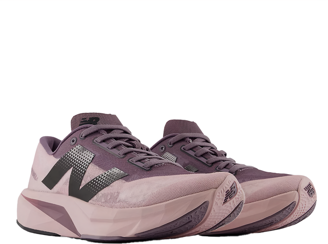 New Balance 女款 Fuelcell Rebel V4 D楦運動鞋 WFCXCS4