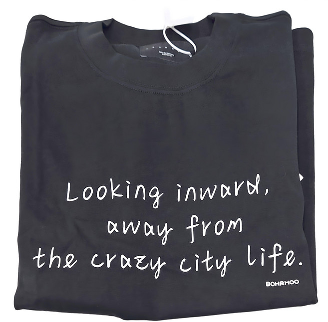 BOHRHOO 簡約輕薄標語T恤, 黑