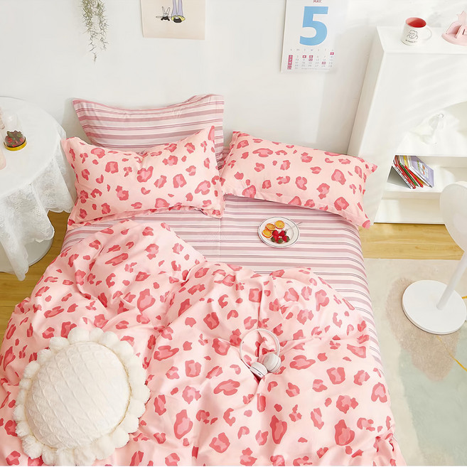 LoveCity 寢城之戀 200織100%純棉兩用被床包4件組 床包 + 棉被 + 枕套 2個