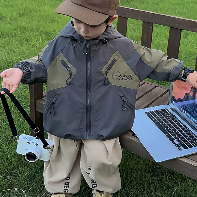 ULTRAMAN 超人力霸王 兒童衝鋒外套 印花設計 雙側斜插口袋