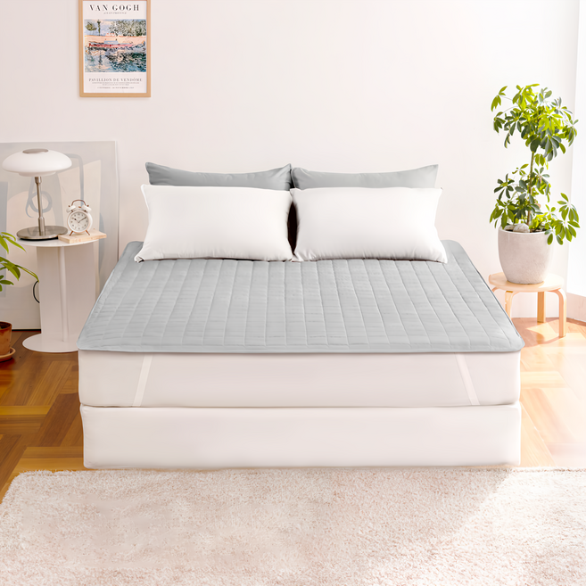 The Zari 抗菌絎縫防水墊, 乳灰色