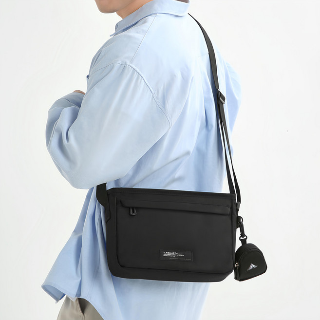 ADDEDIT Asto 迷你斜背包, 黑色