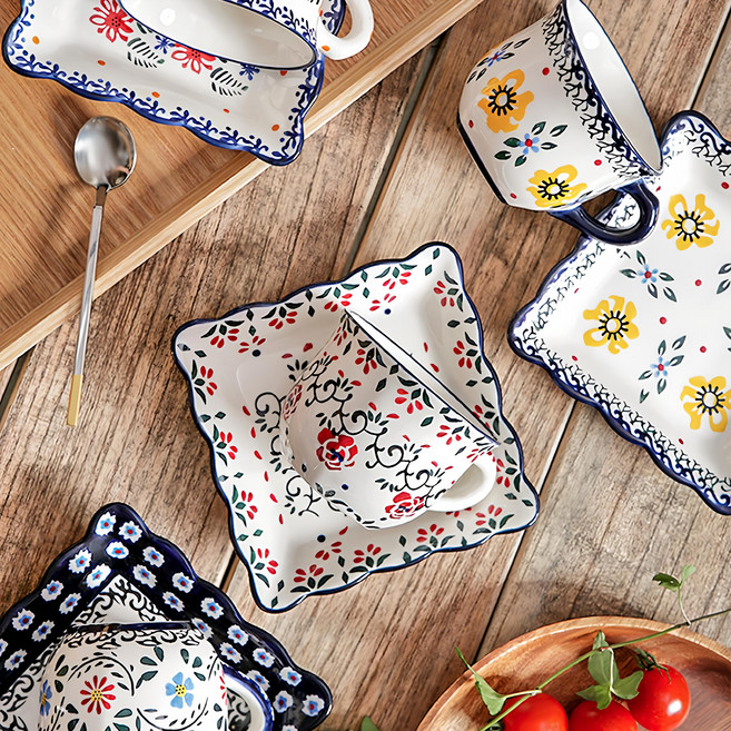 Maison Objet Praca 方形咖啡杯碟4人8件組, 1組, 鳶尾花 + 阿德莉亞 + 黃色三色堇 + 玫瑰藤