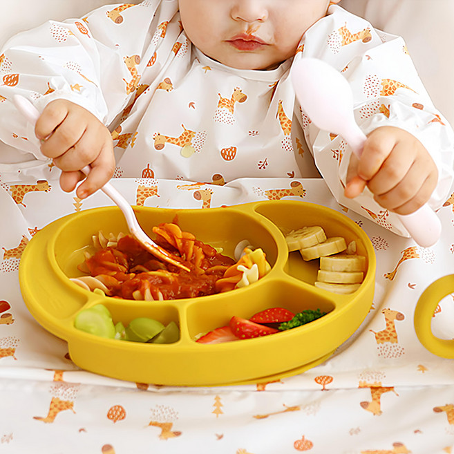 babyclo 多功能防水長袖圍兜 一體式防止食物掉落, 棕色長頸鹿款, 1入, 1條