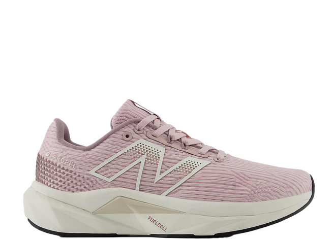 New Balance 女款 FuelCell Propel V5 D楦運動鞋 WFCPRCA5