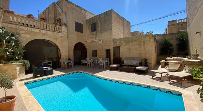 [고조] A la maison B&B