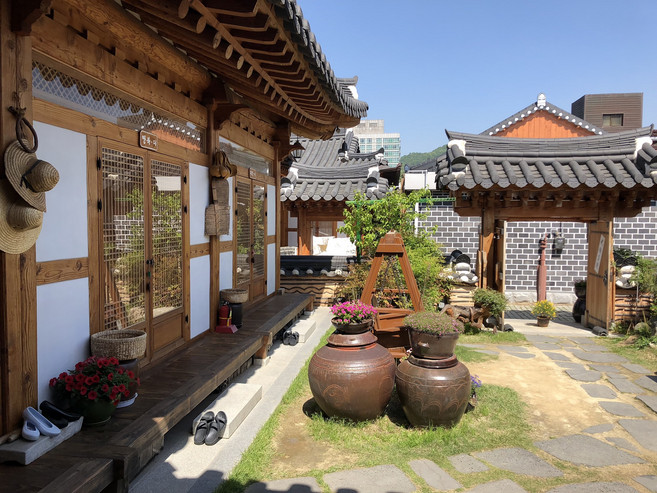 [전주시 완산구] 전주한옥마을숙박 더머뭄