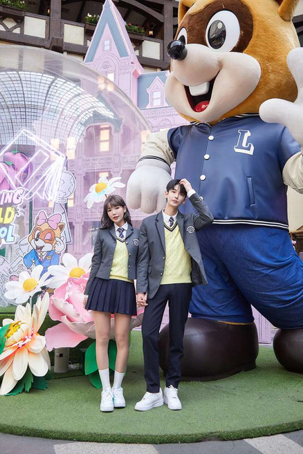 [롯데월드] [석촌 호수 앞]롯데월드 교복대여 감성교복 잠실본점(이용 당일 환불 불가)