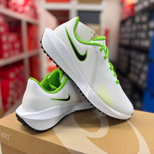 나이키 인피니티 골프화 와이드 스파이크리스 발볼넓은 골프연습화