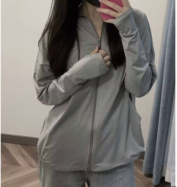 MoMo媽咪 冰絲防曬外套 UPF50+ 防曬涼感透氣抗紫外線外套