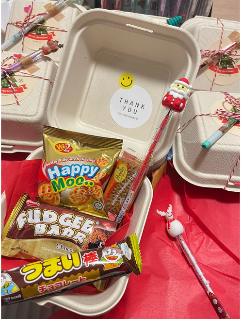 금액별 패키지 크리스마스 연필 구디백 띠부띠부씰 키링 플리퍼즈 랜덤 산리오 포켓몬 카드홀더 간식구디백 유치원생일선물 영유답례품, 6500패키지