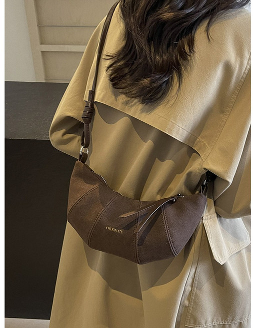 치유쿠 여성 캐주얼 심플 크루아상 가죽 크로스백 만두 가방 반달 숄더백