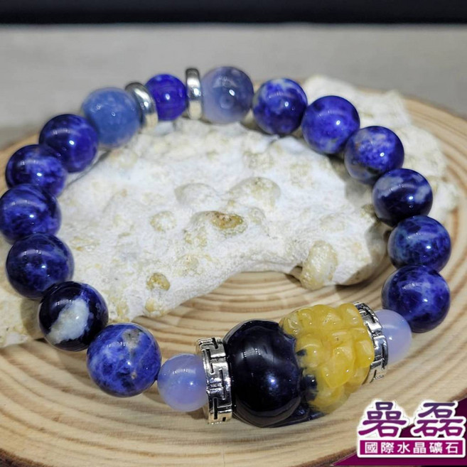 碞磊國際 方鈉石 方解石 共生 貔貅 設計款 手串 糖心瑪瑙 藍紋瑪瑙