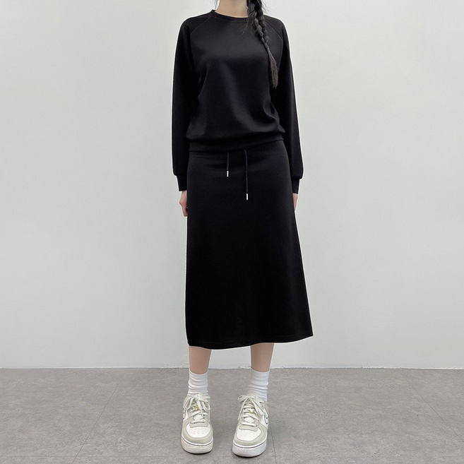 쏘옷 여성용 소프트 맨투맨 + 밴딩 뒷트임 롱 스커트 트레이닝 상하의 세트