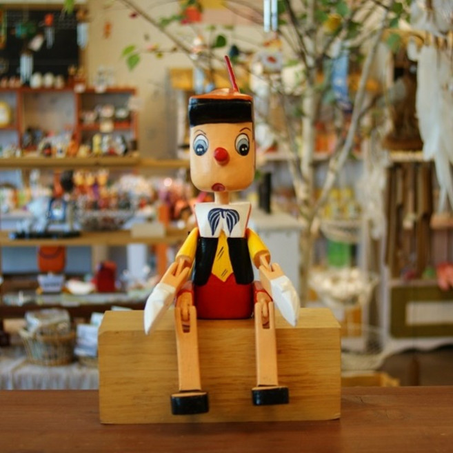 소품가게네 피노키오 인형 35cm 크기 앉아있는