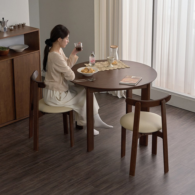 파로마 아바 원형 원목 식탁 1000 2인 세트 (의자 2), 월넛 의자 2개 세트